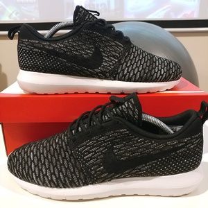 Nike Flyknit Roshe Run men's size 8